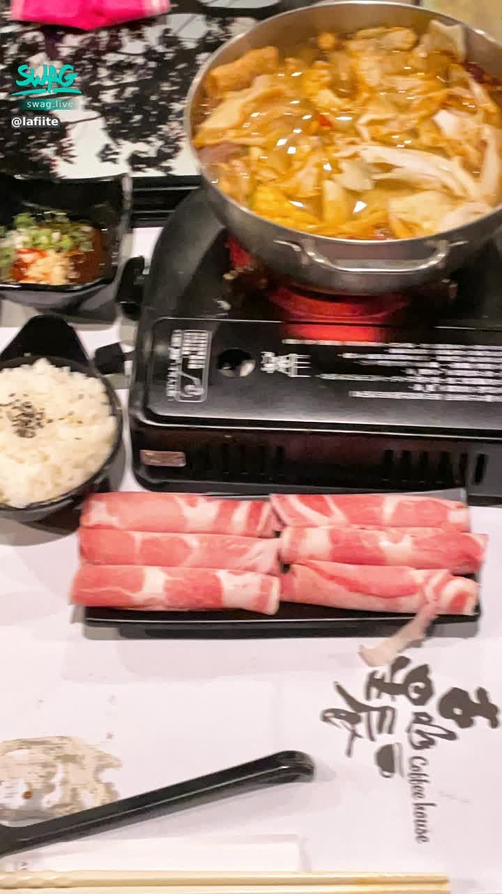 lafiite : 到哪都要吃火鍋！
我去吃飯啦
我們晚點見面囉❤️❤️❤️❤️