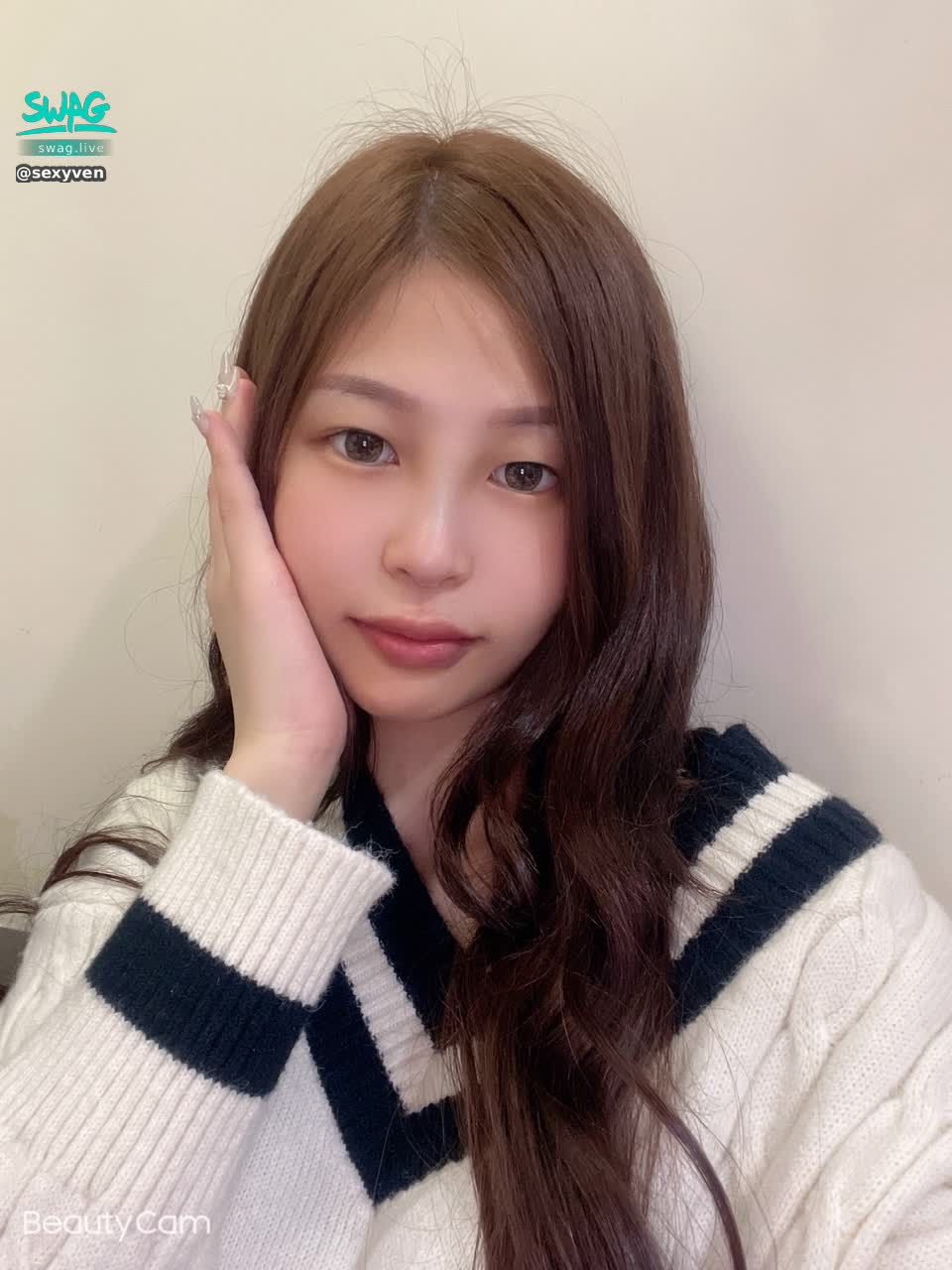 sexyven : 騎人節告白：

心被你偷走了，需要抱緊處理。

#SWAG白色騎人節 #騎人節 #SWAGTaiwan #SWAGLive #NSFWTaiwan #sexyven #湘湘