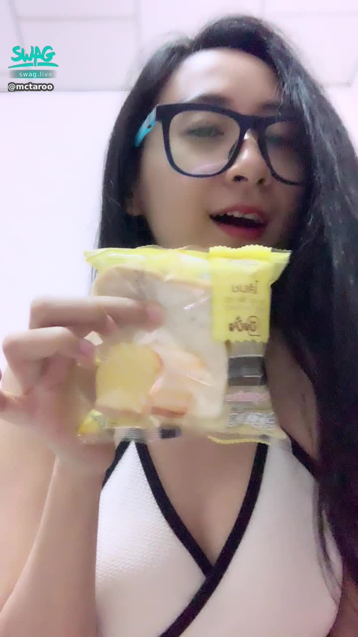 mctaroo : ขนมปังอีกแล้ว