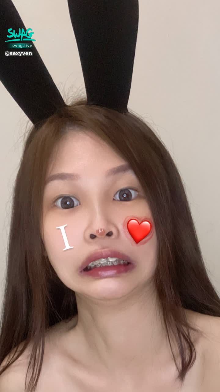 sexyven : 騎人節告白：

看到你就放心了，把我的心放在你那邊。

#SWAG白色騎人節 #騎人節 #SWAGTaiwan #SWAGLive #NSFWTaiwan #sexyven #湘湘