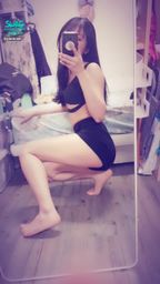 janicee : 極短褲的微笑線🌸
小可愛下的露出南半球💖
semisphere⭐
#黑髮 #長髮 #美腿 #氣質 #性感 #南半球 #赤腳 #裸足 #露腰 #鎖骨 #腳趾 #黑色 #腳底 #微笑線 #美臀 #短褲