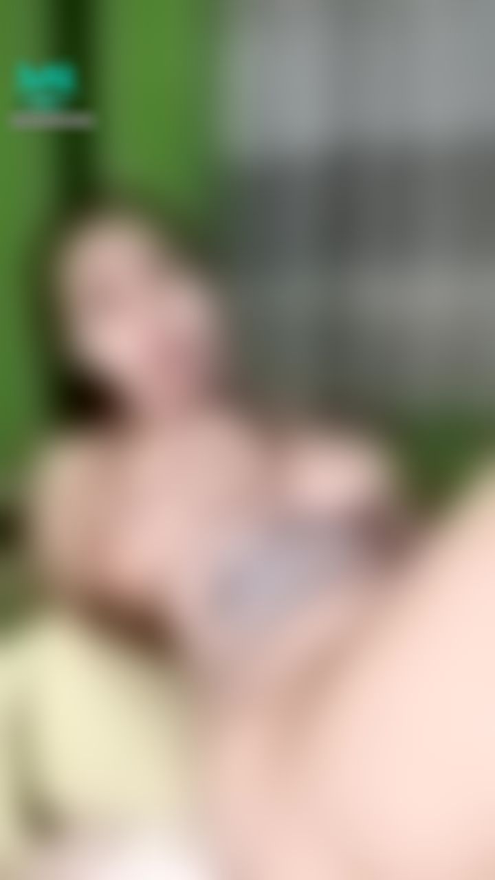 dirtymommy : cum on help me lick😜
