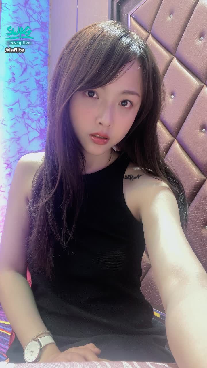 lafiite : 今天跟伊伊 蕾伊 三聯播
晚上9:00-11:30

記得來 別遲到

第一次三聯播❤️❤️❤️❤️❤️

就來看看到底誰是S誰是M吧💋

另外昨天榜前三的福利片請等等我啊😱😱😱😱