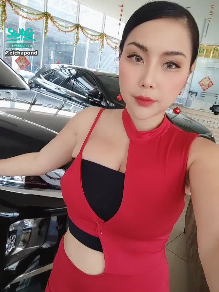 z*******d : ready to work 🤗😊 #work #Thaigirl