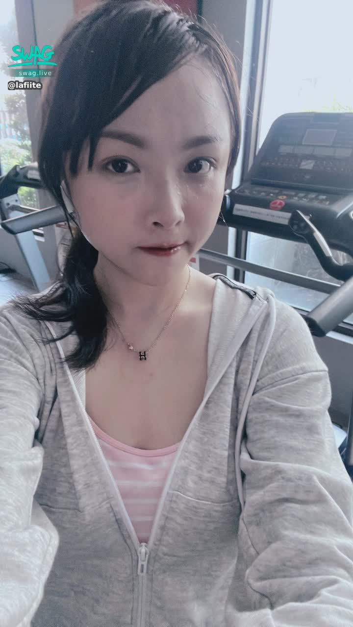 lafiite : 可不可以放過我了⋯
我帳號都換了
我還要換什麼，才能不要再扯我了？

再次加重的感冒
疲累的心情

晚上21-24點，我們一起直播吧

快來陪你的拉妃妃說話

趁我還有一點聲音的時候⋯

我都不知道再加重下去⋯是不是要手語直播🥺