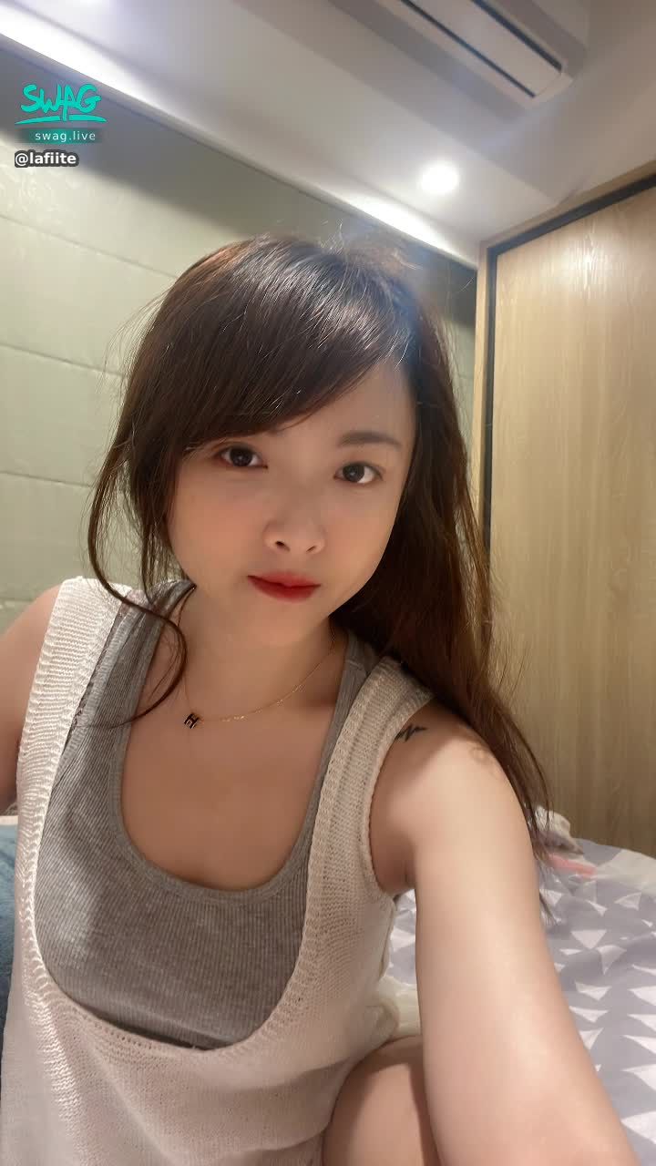  : Hello 💋