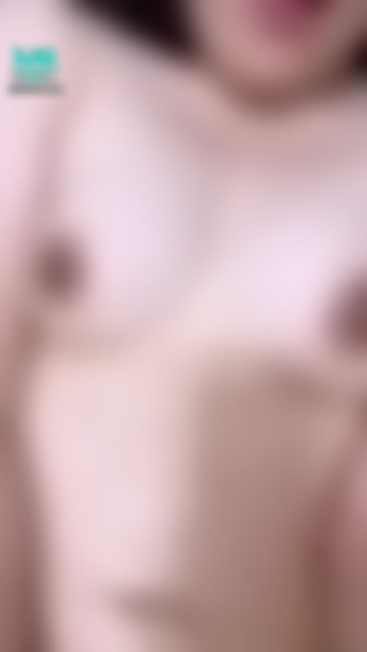 linlinbabe : 一早起床掰開蜜穴💕💕竟然濕成一片🥺🥺🥺好騷