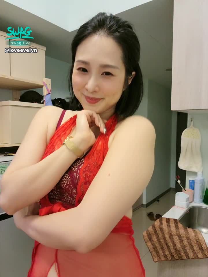 loveevelyn : 感謝的伊伊誘惑之舞三部曲💃～1
