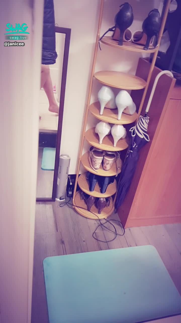 janicee : 偷窺上廁所的視角💦💦💦
peeking😈
#legs #美腿 #偷窺 #高跟鞋