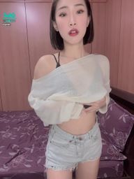 giajs : 若隱若現是你最愛的樣子吧🤪🤪🤪
答應的150萬把上衣脫掉請私訊解鎖😳😳
#禮拜六晚上10點陪我直播❤️ #答應的150萬難得的然然 #私訊解鎖無上衣版本 #性感 #sexy #吃飯約會 #giajs #然然