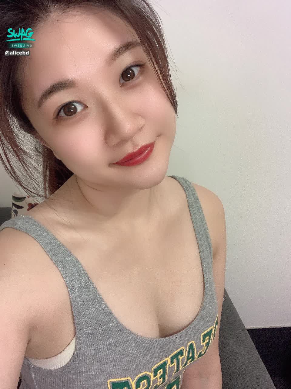 alicebd : 是不是想我了啊～～ 
夏天快來～～～


#swag最正 #Alice #alicebd#愛麗絲絲 #愛麗絲帶你夢遊去 #性感 #大奶🔥 #sexy #巨乳 #可愛 #誘惑 #生活 #騷 #奶 #sexygirl