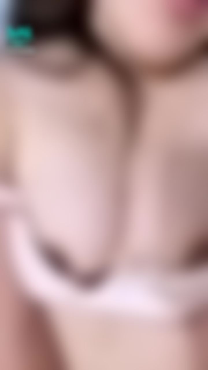 linlinbabe : 扒下內衣 露出堅挺的乳頭🥰吸允我…填滿我的小穴💦💦濕答答的噗呲噗疵水聲💕💕