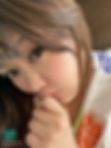 c*******i : 今晚陪熙熙直播好不好?