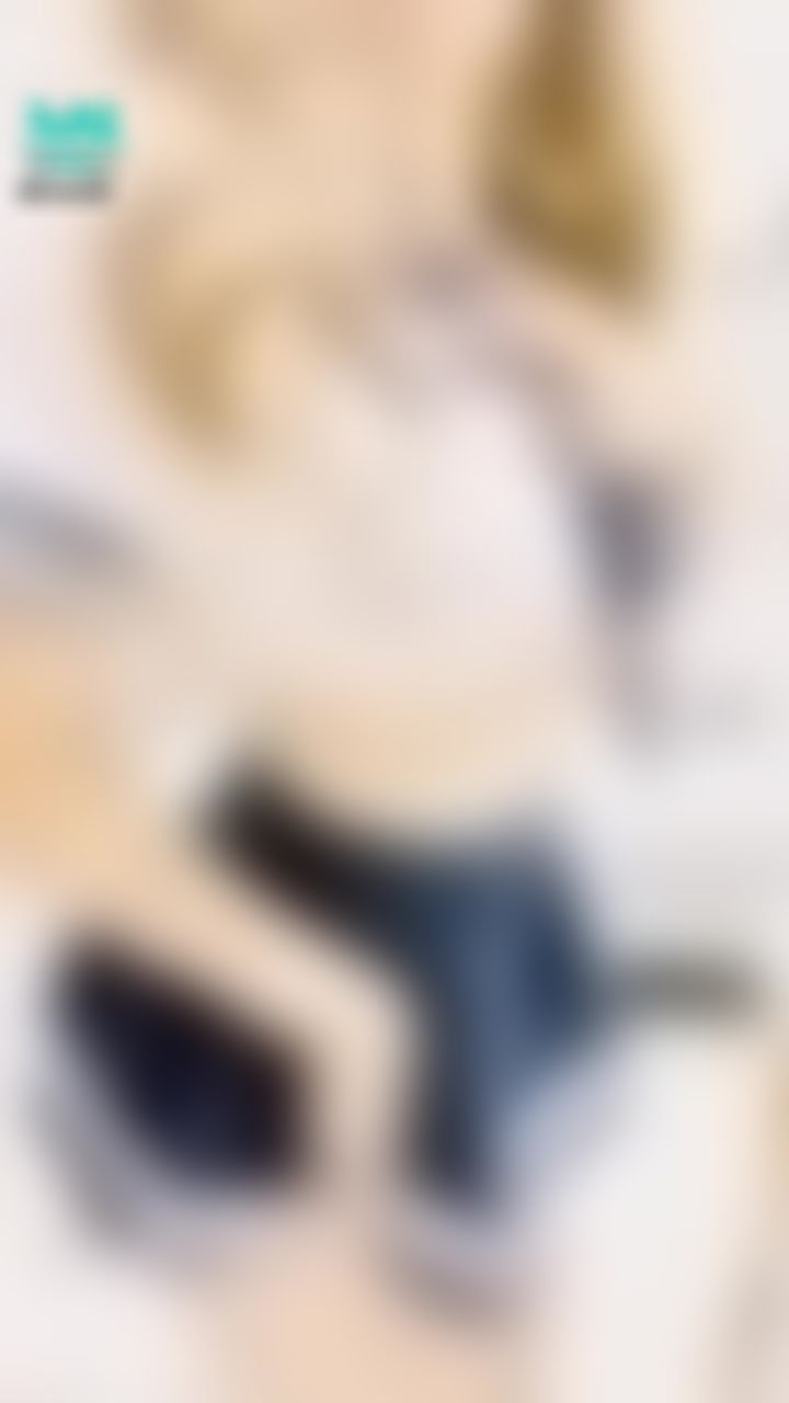  : 👔水手服美少女的誘惑🔥吐舌微露臉👅翻開讓你看鲍 你受得了？