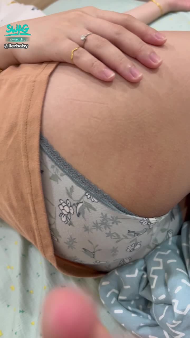 lierbaby : 爽完老公一直狂打我的屁股🤭🤭🤭