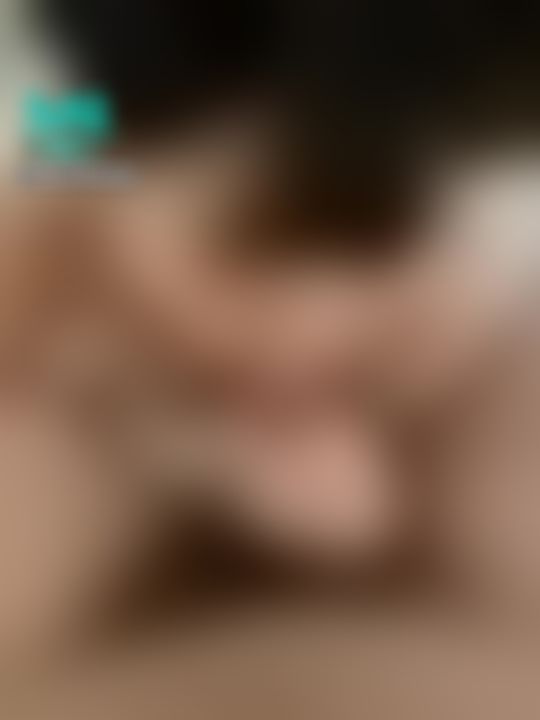 hua_063 : 男友視角❤️喜歡看花花吹喇叭的模樣嗎❤️太色了啦🔥讓我趴跪在你雙腿之間 幫哥哥服務🔥🔥🔥這個臉也太淫蕩

#口交#露臉#露點#花花
