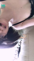 lynnbae : 拍攝忙裡偷閒自拍照🌸
應該不介意背景微亂吧😂