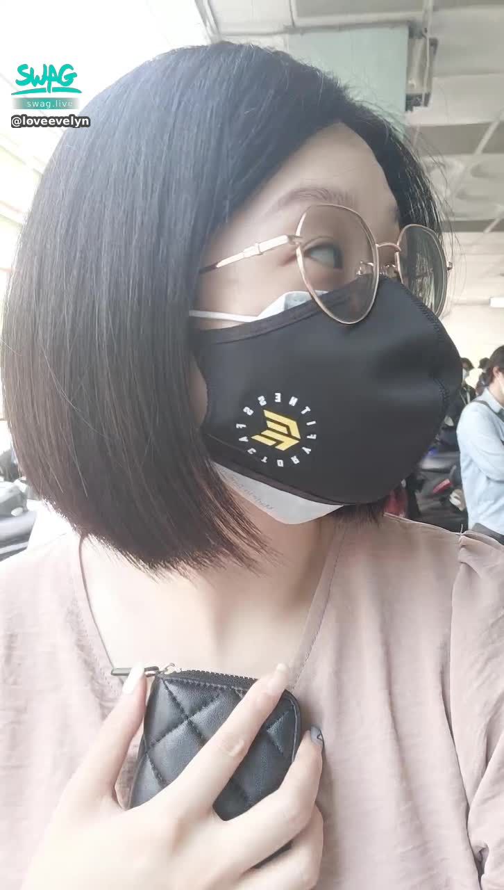 loveevelyn : 疫情擴散很快，就算沒有什麼症狀
帶著忐忑的心情
再來double check一次
我喜歡確定的感覺
如果上次陰性，這次也陰性
我就覺得很幸福了🤗🤗🤗