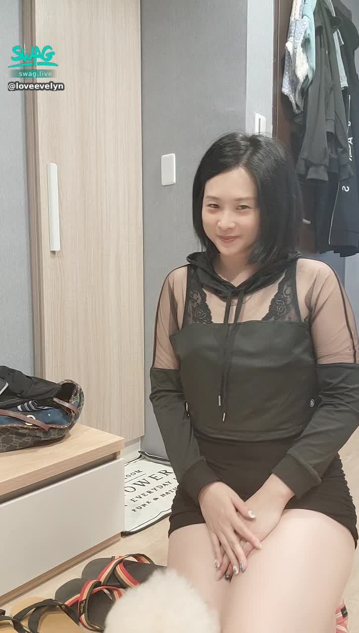loveevelyn : Tony會give me five耶~~~
有亮點，露了……😈😈😈