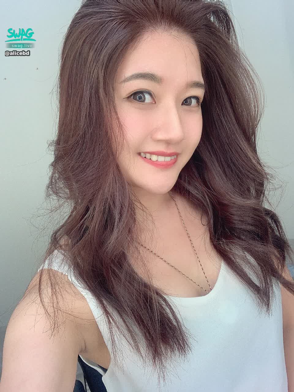 alicebd : 有人發現我哪裡不一樣了嗎？



#swag最正 #Alice #alicebd#愛麗絲絲 #愛麗絲帶你夢遊去 #性感 #大奶🔥 #sexy #巨乳 #可愛 #誘惑 #生活 #騷 #奶 #sexygirl