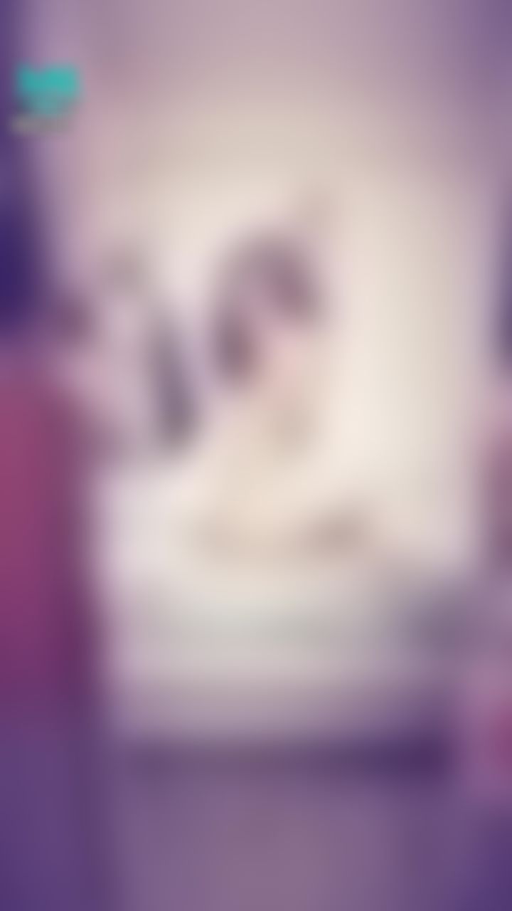 janicee : 看到美臀曲線的坐姿💋
床上的洋娃娃🎀
昨天打來的人都問我怎麼穿這麼性感💙
低胸睡衣的超短褲💓
#細肩帶 #睡衣 #低胸 #短褲 #赤腳 #裸足 #黑髮 #長髮 #眼鏡 #性感 #深V #純白