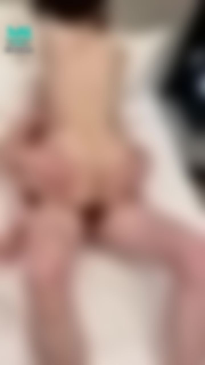  : 3p 與閨蜜雙飛大戰粉絲哥哥愛愛💦

必解！ 最後哥哥抱著我女上位， 看著肉棒跟陰道交合處，哥哥用力猛幹我小穴⋯ 要準備噴發了， 我的屁股好色⋯ 被哥哥抓著ㄧ直撞，不解後悔啊～