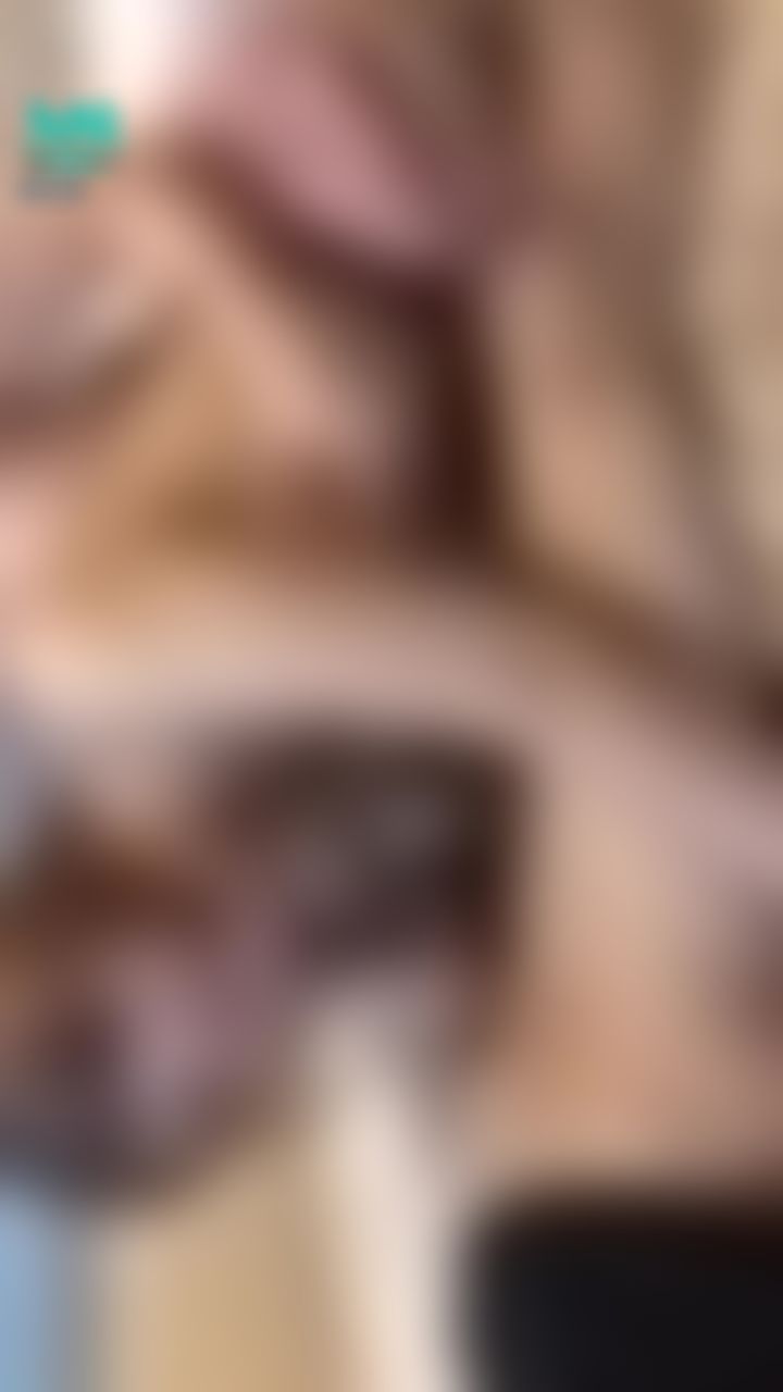 llullu : 🎬姊妹丼🔞三明治當中間的夾心又吃又揉😳😳😳
#3p #小隻馬 #露臉 #口交