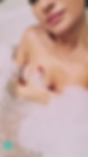  : Do you want to take a bath with me? 😏 #生活 #騷 #性感 #奶  #全裸 #露臉 #sexy #nice #nude #tits