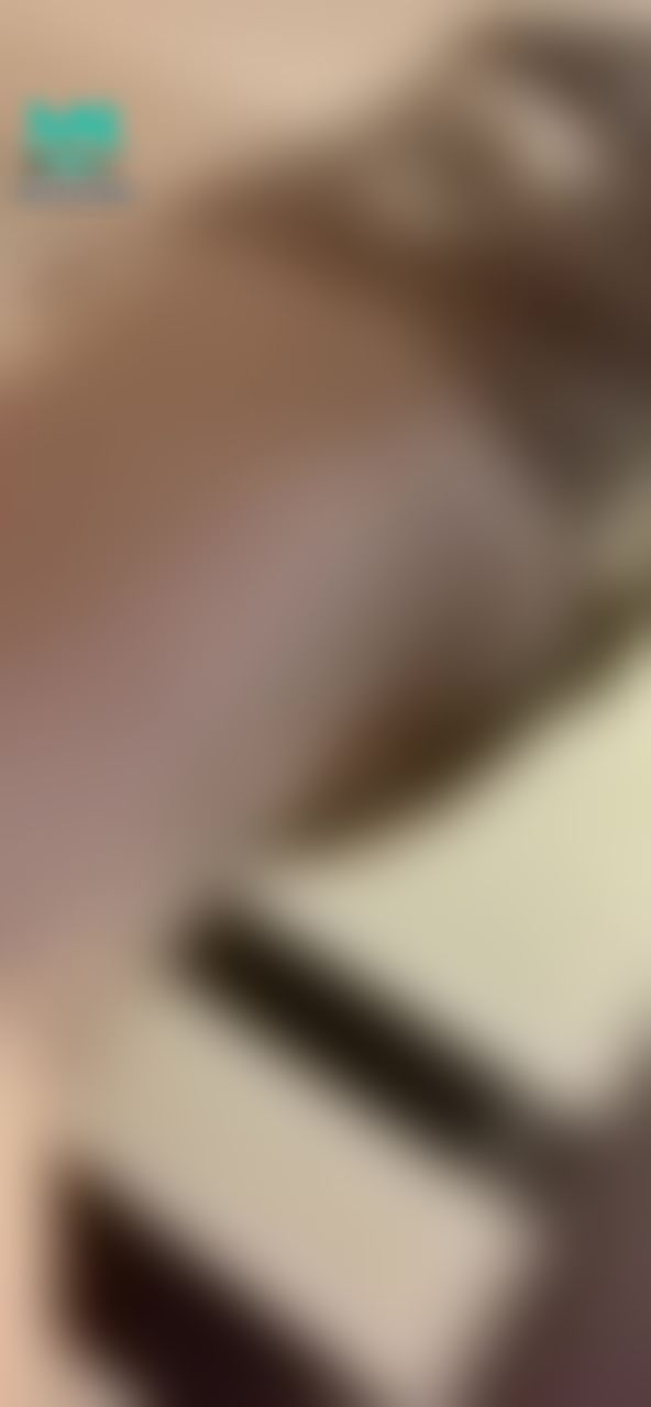 kathyicup : 偷窺視角‼️寬鬆上衣底下什麼都沒穿😈從下面偷拍！屁蛋、一線鮑、大奶、都看的很清楚🙈你一定很想衝上來抱著我的身體舔對不對？👅💦🔞

#一線鮑 #爆乳 #巨乳 #露點 #肉感 #大腿 #露臉 #屁蛋