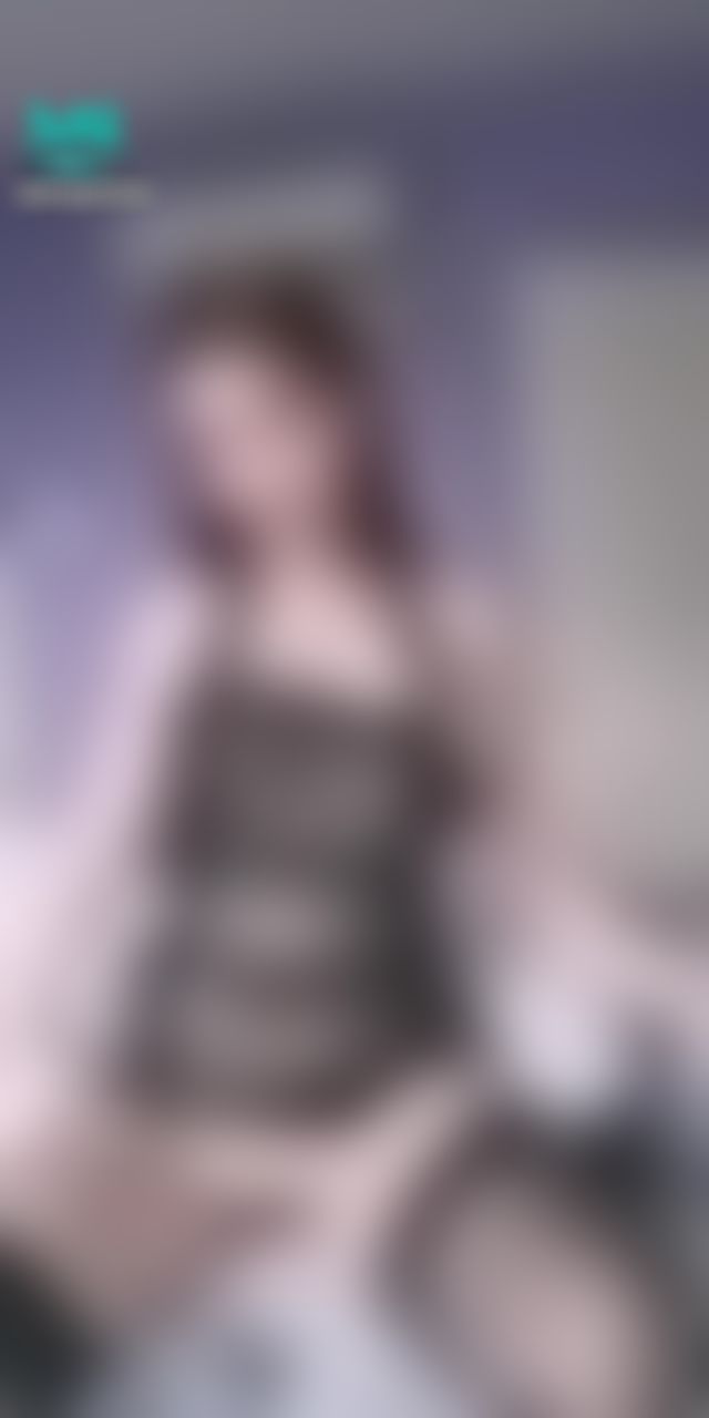 s***********m : 全框大腿🦵張開，開關露出一線鮑
美眉需要一位男主人
🧞‍♀️🧞‍♀️🧞‍♀️
🧜‍♀️🧜‍♀️🧜‍♀️
see through temptation💋💋💋