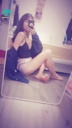 janicee : 地板上性感的坐姿💋
短褲與深V小可愛🎀
黑色內著⭐
black💓
#細肩帶 #深V #低胸 #鎖骨 #露腰 #短褲 #黑髮 #長髮 #裸足 #赤腳 #腳趾 #性感 #stap #black #sexy #黑色 #腳底
