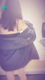 janicee : 脫下外套的美背💋
內側的黑色低胸內著💗
noire🌹
#細肩帶 #深V #低胸 #鎖骨 #露腰 #短褲 #黑髮 #長髮 #裸足 #赤腳 #腳趾 #性感 #stap #black #sexy #黑色 #美腿