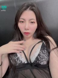 stellajs : 最近葡萄變得又大又圓😈😈
猜猜葡萄什麼cup 猜對才有獎勵喔🥰🥰
#葡萄 #私訊解鎖私藏片 #週一晚上10點直播 #收集情趣用品系列 #4個炮機換吃飯約會