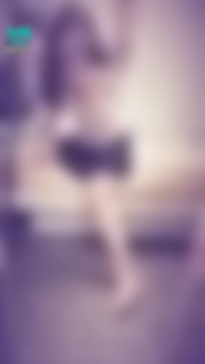 janicee : 低頭時的性感視角👀
短裙下的性感大腿😈
black skirt💋
#細肩帶 #露肩 #短裙 #黑髮 #長髮 #性感 #stap #black #sexy #黑色 #美腿 #赤腳 #裸足 #腳底