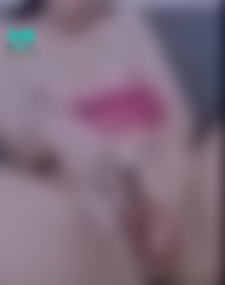 sexyylady : 粉嫩的奶头和鲍鱼，下面的淫汁这么多你感觉可口吗???? 活动刷25000的奥黛礼物给你拍露脸抽插影片还在，大家多支持兔兔🐰哦。