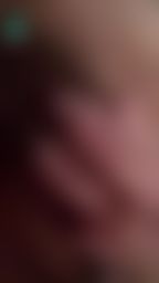 linlinbabe : 裸睡起床🌹忍不住摸了一下 💖小穴竟然濕濕的🫣