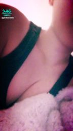 pinksweetie : 這奶是讓你一手掌握? 還是 讓你握不住的她?😝😝😝