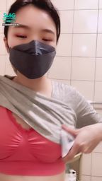 sweetbooboo : 一分半❤️刮腋毛特寫💕💕尼們不是很想看除毛過程嗎?剛好今天有時間 就來拍惹
腋下控請進☺️☺️