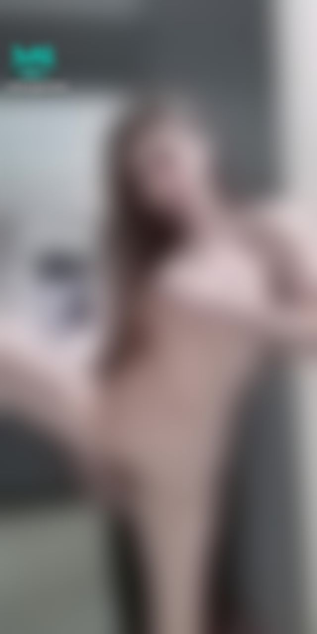 s***********m : 高潮臉💦加上哥哥們愛的的摳穴穴
摳的很深😲
摳時'啪啪啪‘聲🔈🔉🔊
需要哥哥們的給力
full frame climax expression