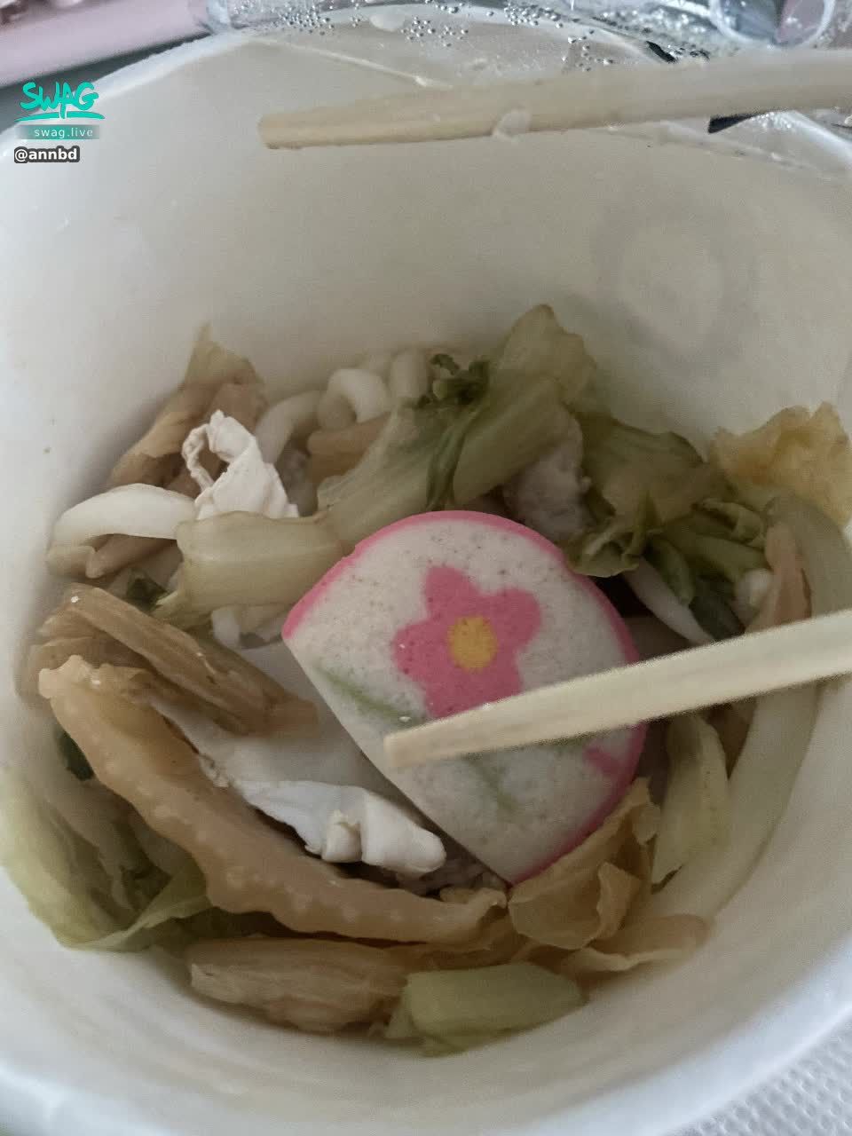  : Ok? I ordered kimchi oolong noodle soup
Then came the kimchi udon noodles 🙃
The soup is leaking and leaking 😌😌😌
Oh yes, but because the noodles have been soaked in soup, the noodles are now mushy 😌😌😌