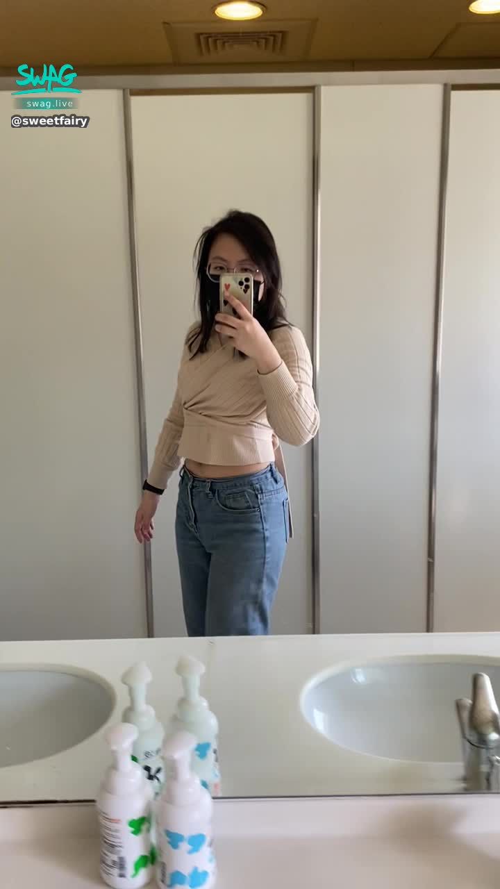 : Do you like to look at everyday wear?
#ootd #腰控 #馬甲線 #日常穿搭