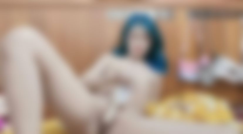 alisaxinh : Thủ dâm bằng lược 👅👅