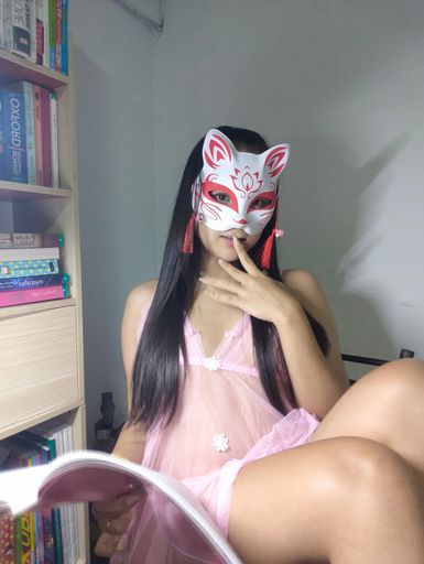 n******r : Read a seductive book 💦📚