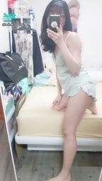 janicee : 低身時透出的內衣♥️
清純白色蕾絲💓
藏在睡衣下的蝴結肩帶😍
開衩到大腿根部的睡褲😈
sleep wear💚
#細肩帶 #鎖骨 #睡衣 #肩膀 #低胸 #深V #性感 #短褲 #長髮 #黑髮 #眼鏡 #粗框 #黑框 #美腿 #赤腳 #裸足 #bra #內衣 #蕾絲 #lace #sexy