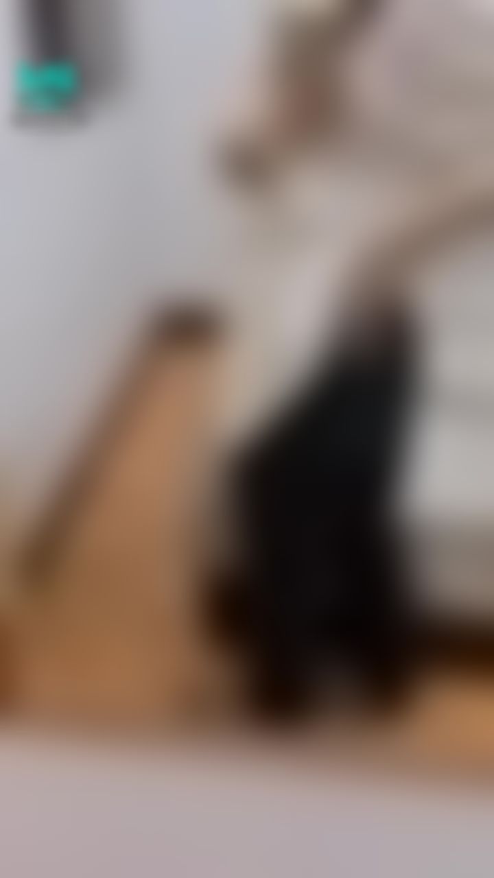  : 褲子脫下來是怎樣呢🫣

#臀部 #臀控 #蜜桃臀 #蜜大腿 #翹臀 #美尻