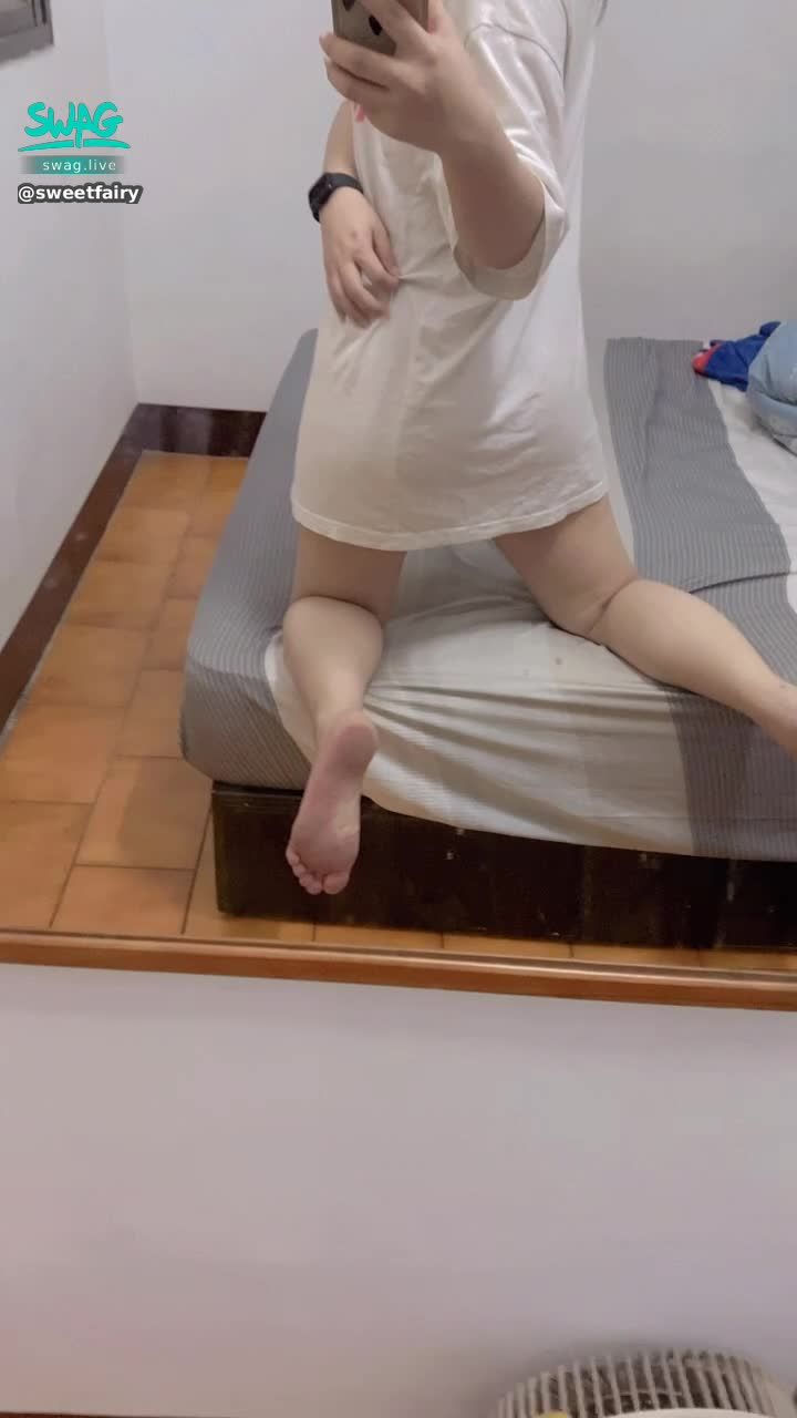 s********y : 換個姿勢，再來一次😝

#臀部 #臀控 #蜜桃臀 #蜜大腿 #翹臀 #美尻 #丁字褲