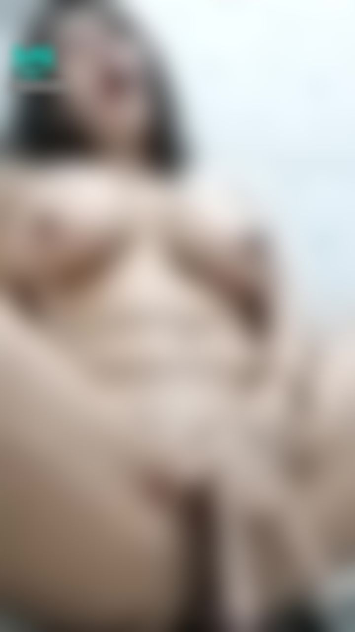 dirtymommy : wowww🍑💦💦close up squirt
