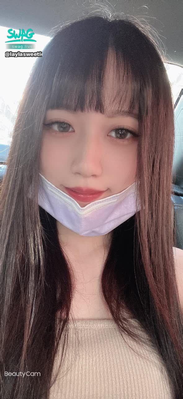 sweetie1111 : 小哥哥們❤️看在凱莉剛從檢疫所出來第一天慶祝一下👏👏

直播/私訊送3個紫黑鑽🉐️3個福利影片❤️