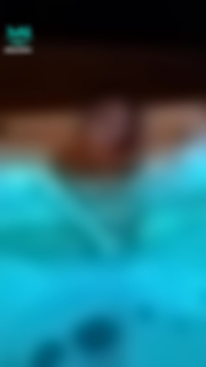 l******e : Omg im so horny!!!!!
