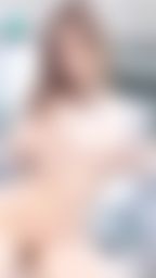 s***********m : 乳頭硬了,好敏感好想被舔舔👅
哥哥來舔👅?
敏感地帶🍓